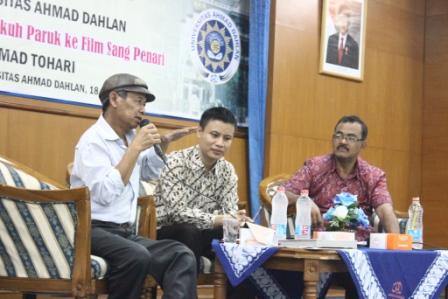 Kontroversi Adaptasi Novel “Ronggeng Dukuh Paruk” Ke Film Sang Penari