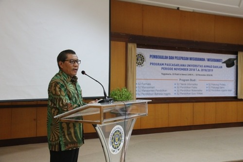 alumni_pascasarjana_harus_memajukan_masyarakat.jpg