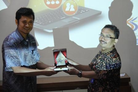 biskom_uad_dan_ump_sedang_belajar_ke_uad.jpg