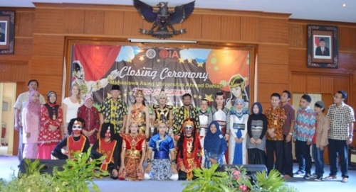closing_ceremony_of_international_student_program_love_indonesia_through_its_culture.jpg