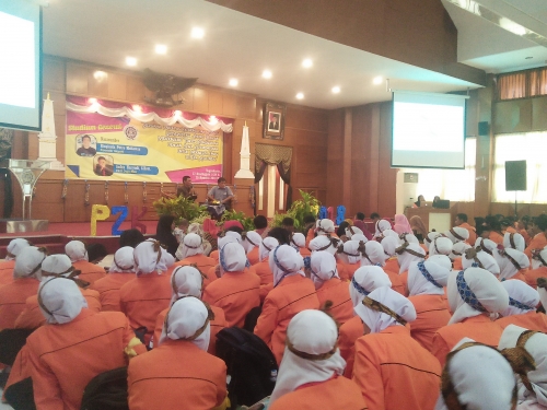 hari_ketiga_p2k_fakultas_ekonomi_dan_bisnis_adakan_stadium_general.jpg