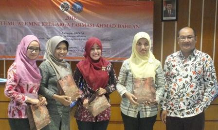 keluarga_alumni_fakultas_farmasi_uad_sarana_menjalin_komunikasi.jpg