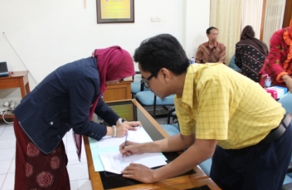 Mou Apoterk dan Farmasi UAD