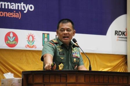panglima_tni_mengisi_pengajian_kebangsaan_di_uad.jpg
