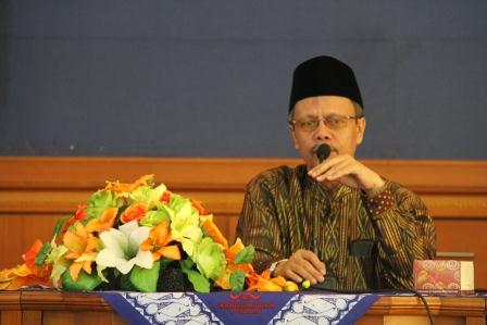 pengajian_di_uad_yunahar_ilyas.jpg