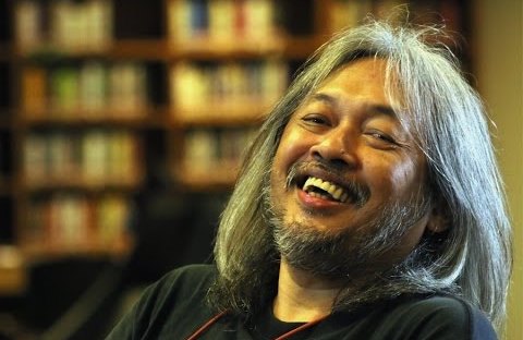 seno_gumira_ajidarma_di_uad.jpg