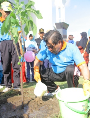 tanam_pohon_kurani_uad_jos.jpg