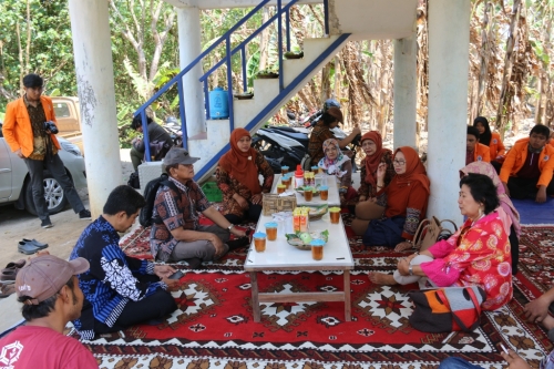 uad_terus_kembangkan_mangrove_baros.jpg