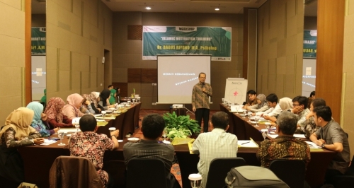 uad_tuan_rumah_the_4th_iiucp_temu_ilmiah_api_dan_kaprodi_mapro_sule.jpg
