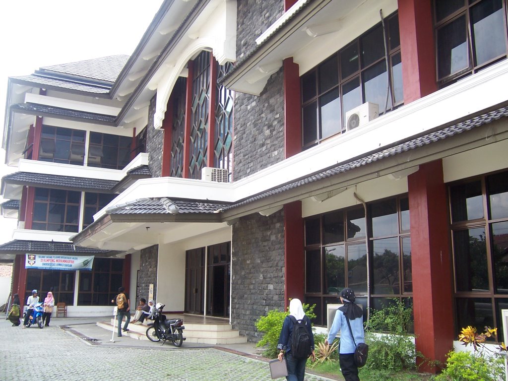 Gedung-UAD-kampus-1.png